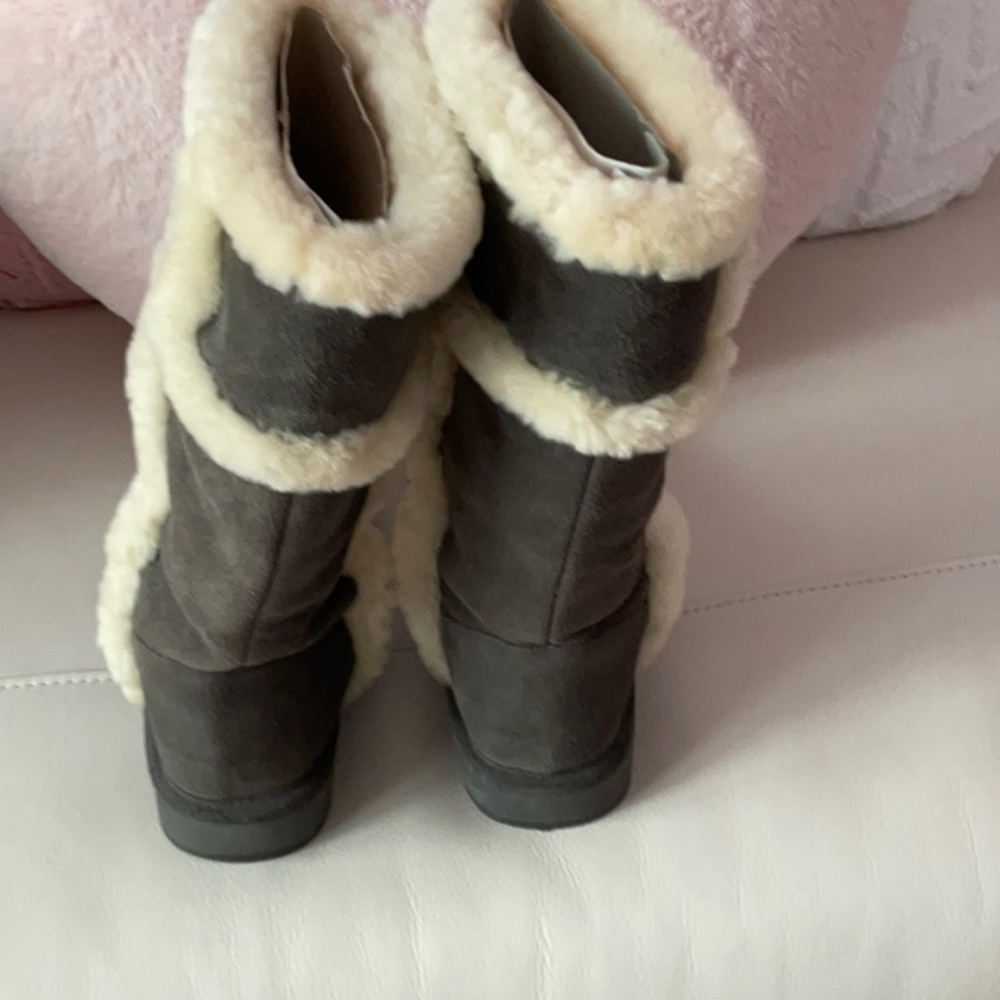 Michael Kors Black and Cream Shearling Boots - Picture 3 of 5